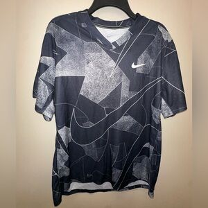 Nike Court Dri-FIT Victory Tennis shirt with abstract design Size Large NEW
